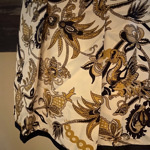 Old Navy Silk Pleated Skirt - Picture 5 of 14